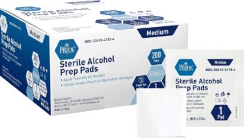 MED PRIDE Alcohol Prep Pads| Medical-Grade, Sterile, Individually-Wrapped, Isopropyl Cotton Swabs| Disposable, Medium Square Size, 2ply, Latex Free & Antiseptic (200 Count (Pack of 1))