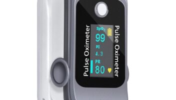 FINGEG TIP OXIMETER