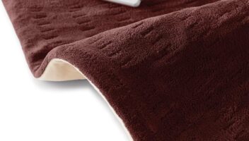 Sunbeam XL Back, Neck, and Shoulder Heat Therapy, 12 x 24 with Auto Shut Off, 6 Settings, Machine-Washable, Comfortable Microplush Fabric - Burgundy