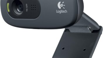 Logitech C270 Desktop or Laptop Webcam, HD 720p Widescreen for Video Calling and Recording (Renewed)